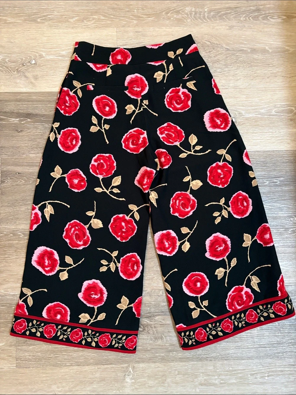 kate spade New York Rose Cropped Black Wide-Leg Pants with Red/Pink Rose Print